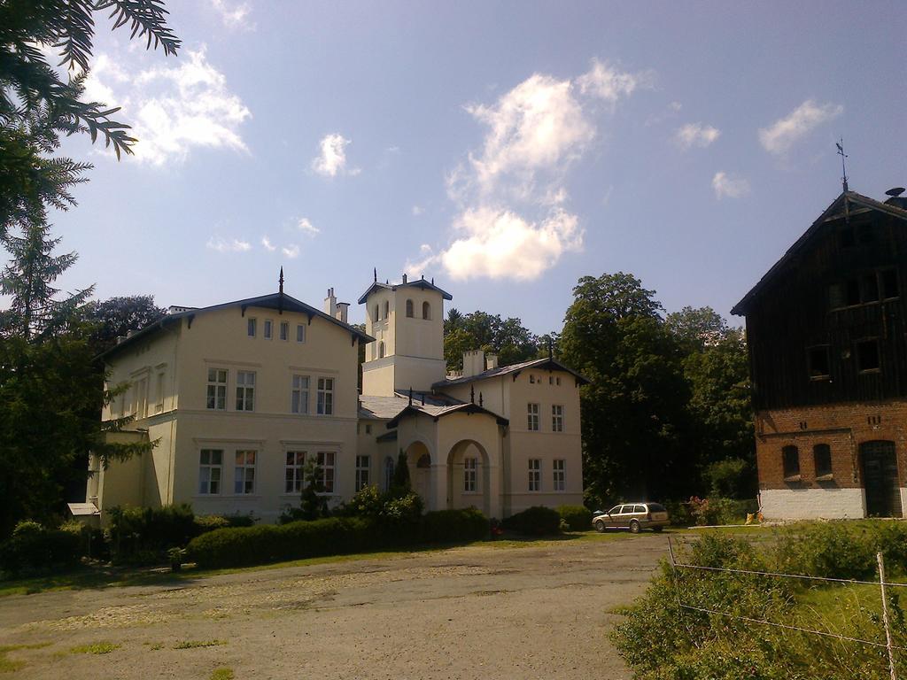 Agroturystyka "Palac W Janowie" Dış mekan fotoğraf